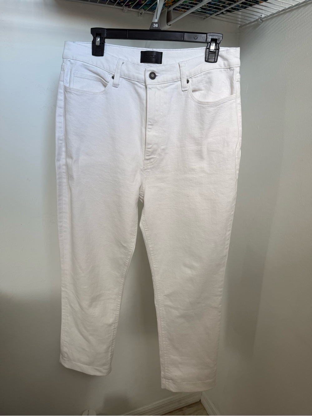 DSTLD Womens White Slim Straight Jeans